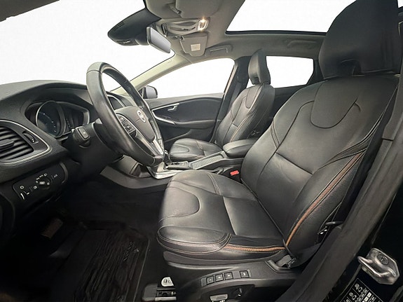 Volvo V40 Cross Country 22 of 30