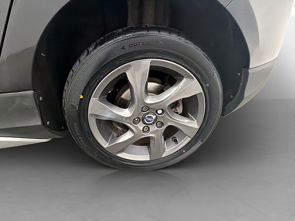 Volvo V40 Cross Country 11 of 30