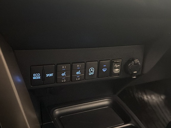 Toyota RAV4 28 of 30