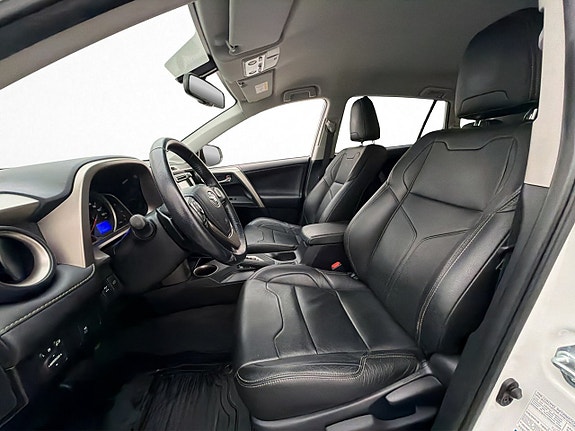 Toyota RAV4 22 of 30