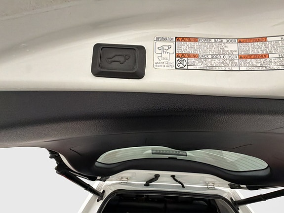 Toyota RAV4 17 of 30