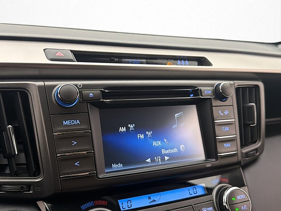Toyota RAV4 25 of 30