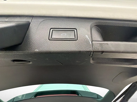 Volkswagen Passat 28 of 30