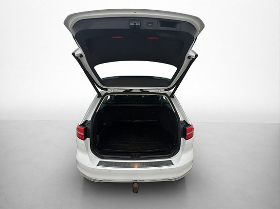 Volkswagen Passat 27 of 30