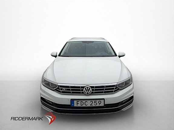 Volkswagen Passat 2 of 30