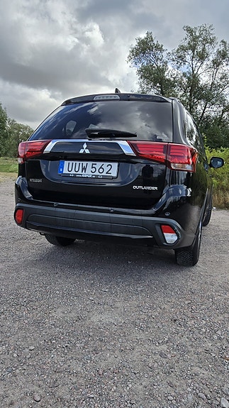 Mitsubishi Outlander 3 of 9