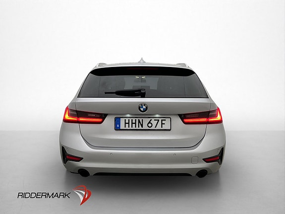 BMW 320i 7 of 30