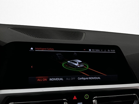 BMW 320i 23 of 30