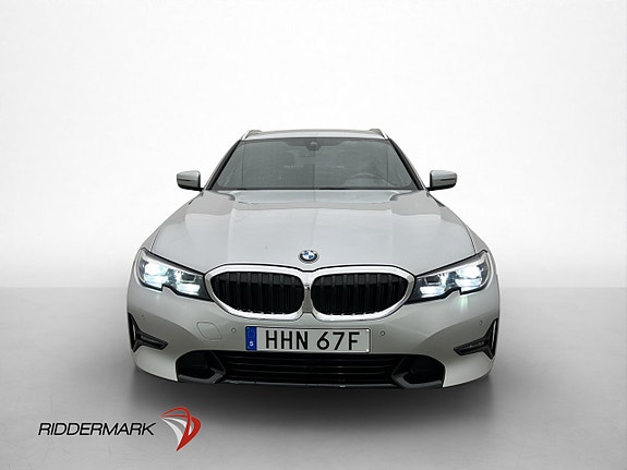 BMW 320i 2 of 30