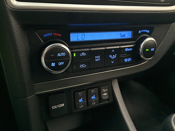 Toyota Auris 25 of 30