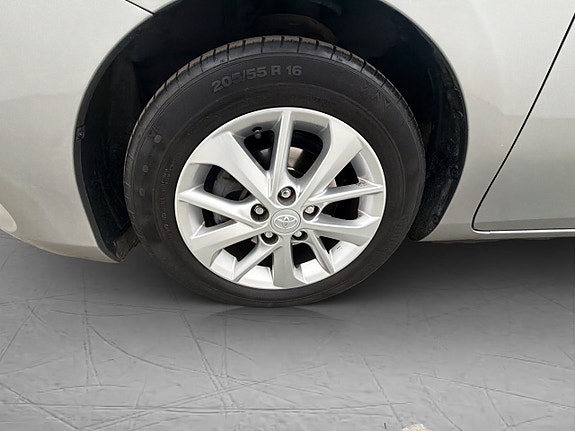 Toyota Auris 16 of 30