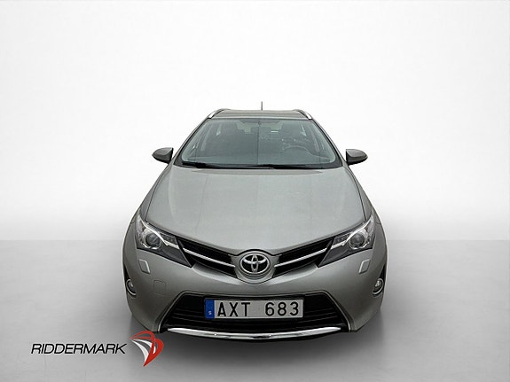 Toyota Auris 2 of 30