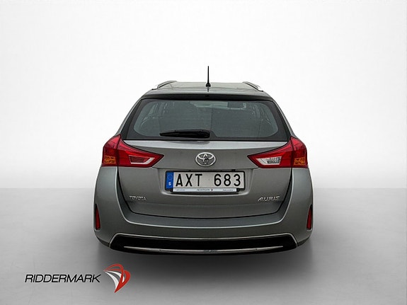 Toyota Auris 7 of 30