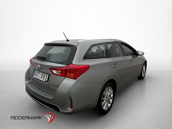 Toyota Auris 8 of 30