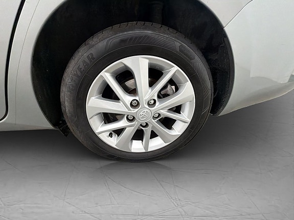 Toyota Auris 17 of 30
