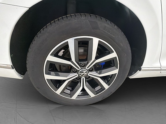 Volkswagen Passat 29 of 30
