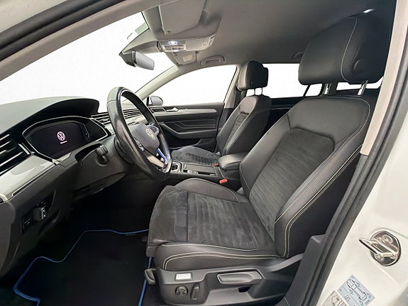 Volkswagen Passat 11 of 30