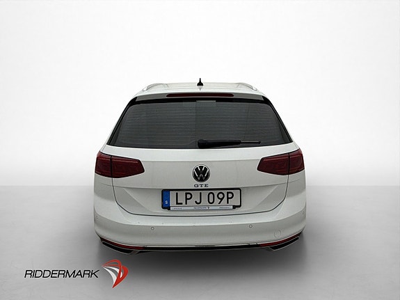 Volkswagen Passat 7 of 30
