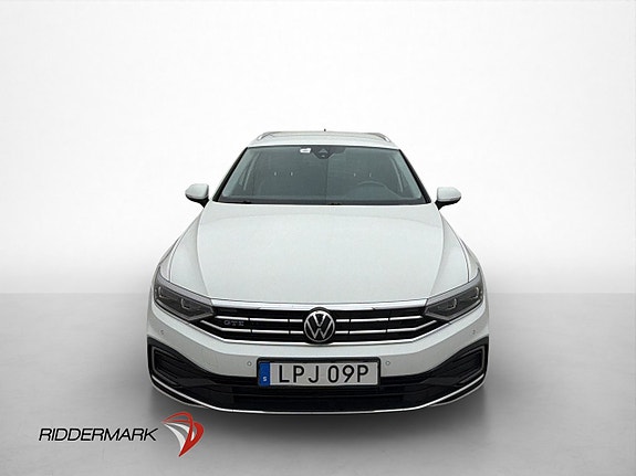 Volkswagen Passat 2 of 30