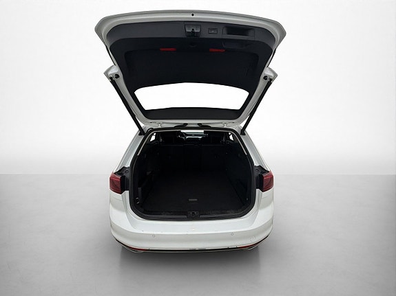 Volkswagen Passat 27 of 30