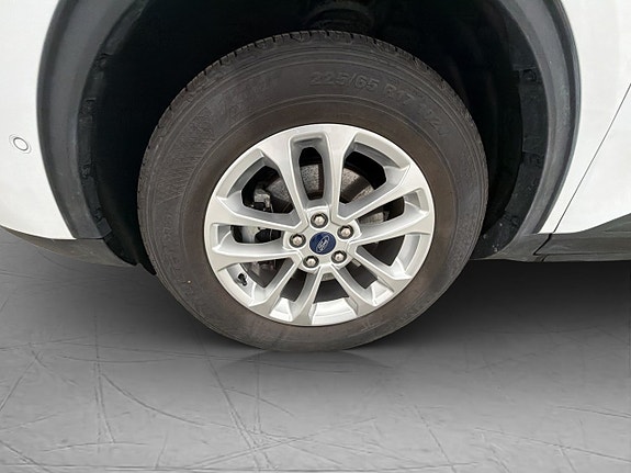 Ford Kuga 10 of 30