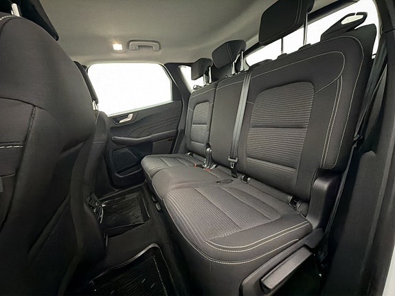Ford Kuga 17 of 30