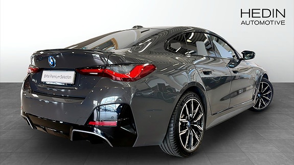 BMW i4 2 of 11