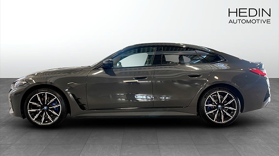 BMW i4 6 of 11