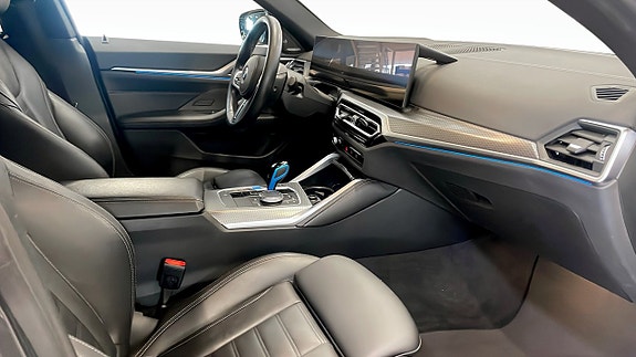 BMW i4 3 of 11
