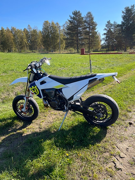 Husqvarna TE 300 4 of 5