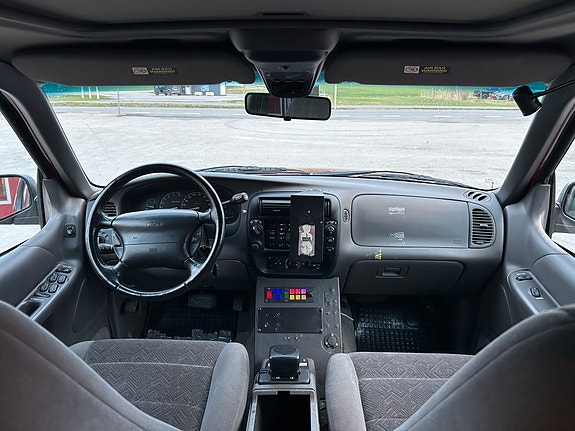 Ford Explorer 5 of 5