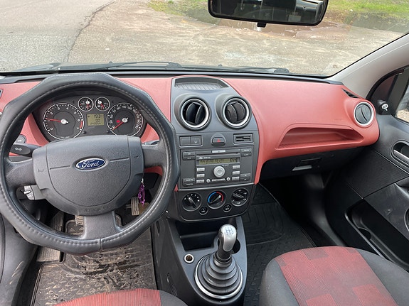 Ford Fiesta 3 of 3