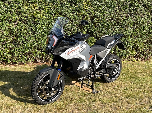 KTM 1290 Super Adventure S 2 of 8