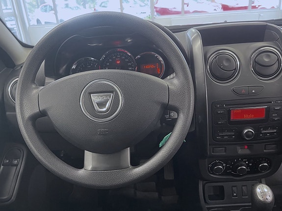 Dacia Duster 10 of 15