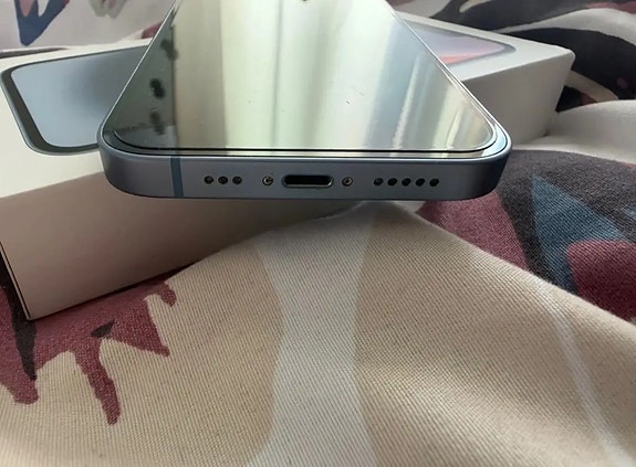 iPhone 14 Blå -128Gb - 85% Battery health image 3