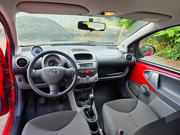 Toyota Aygo 4 of 6