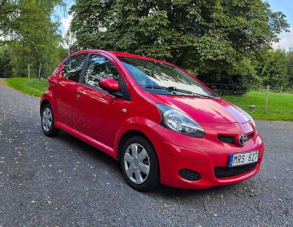 Toyota Aygo 3 of 6