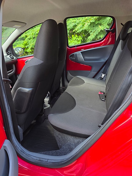 Toyota Aygo 5 of 6