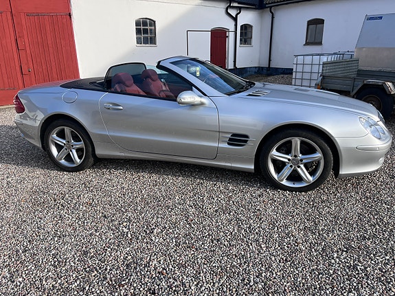 Mercedes-Benz SL500 17 of 18