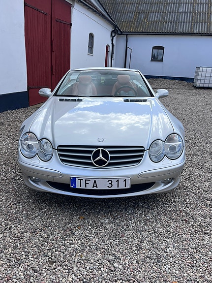 Mercedes-Benz SL500 13 of 18