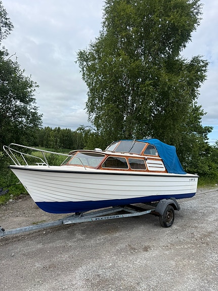 Lillskär / Holiday - 19 båttrailer ingår 8 of 9