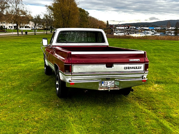 Chevrolet C20 2 of 16