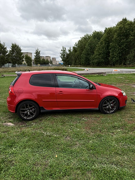 Volkswagen Golf V 4 of 5