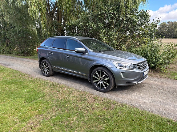 Volvo XC60 3 of 4