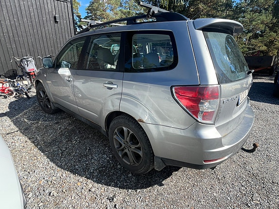 Subaru Forester 3 of 6