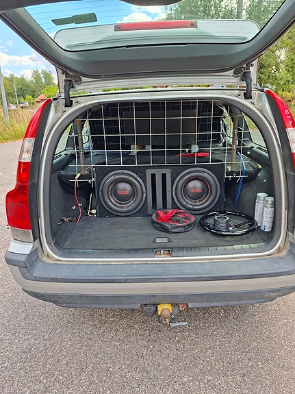 Volvo V70 3 of 8