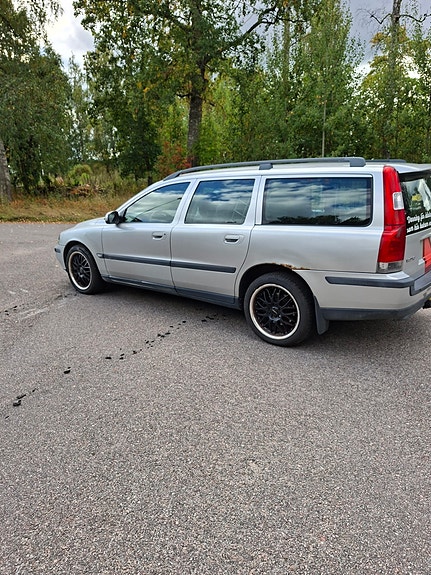 Volvo V70 6 of 8