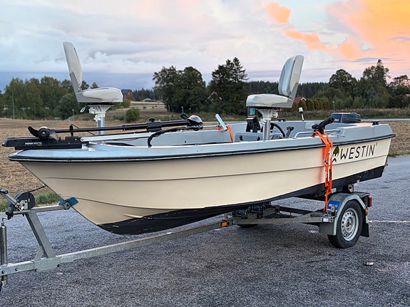 Uttern 4501 komplett sportfiskebåt, Yamaha 30 hk, Minn Kota, Garmin ekolod m.m. 3 of 17