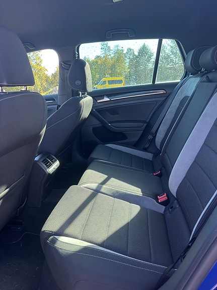 Volkswagen Golf VII 8 of 9