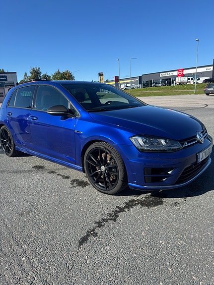 Volkswagen Golf VII 5 of 9